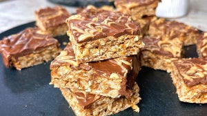 Flapjacks med choklad och hasselnöt