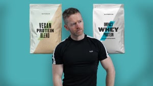 Vassle vs. Växtbaserat protein för muskelproteinsyntes | Nutritionisten förklarar