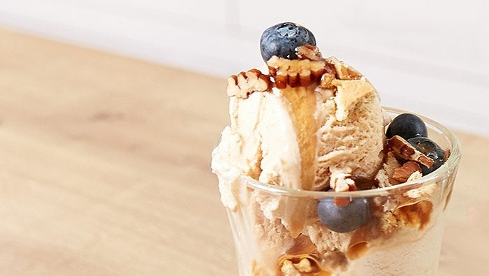 blueberry and cinnamon nicecream sundae