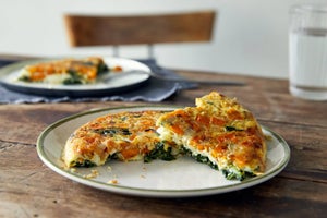 Zoete aardappel Frittata met boerenkool en ui