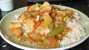 Easy Sweet & Sour Chicken Recept | De perfecte “Fakeaway”