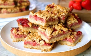 Strawberry & Peach Crumble Bars