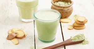 Wake-Me-Up Matcha Whey Protein, Perzik & Gember Smoothie