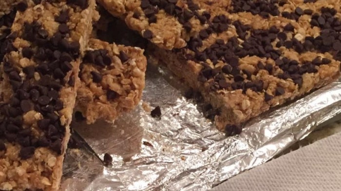 protein chocolate chip granola bars