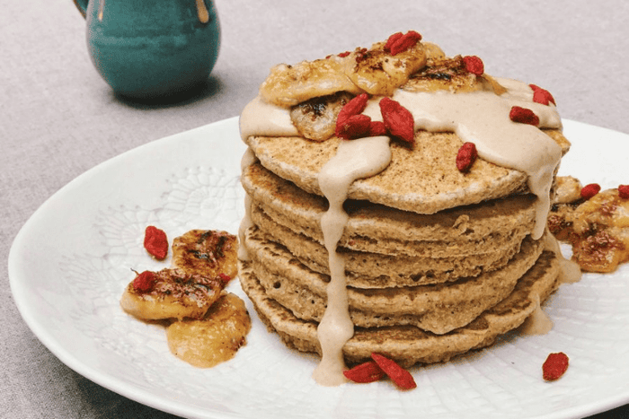 vegan banana and peanut butter pancakes