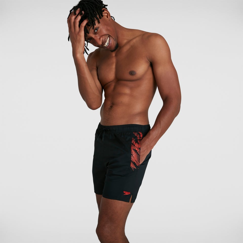 Herren Sport 16" Badeshorts mit Print in Schwarz