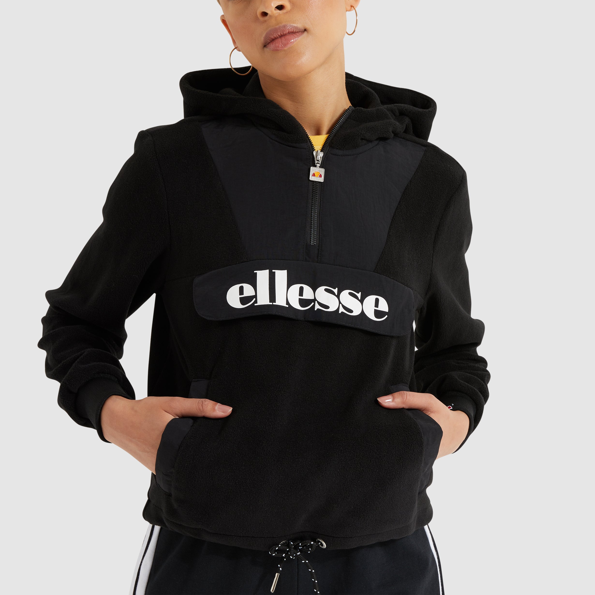 Navu OH Jacket Black | ellesse UK