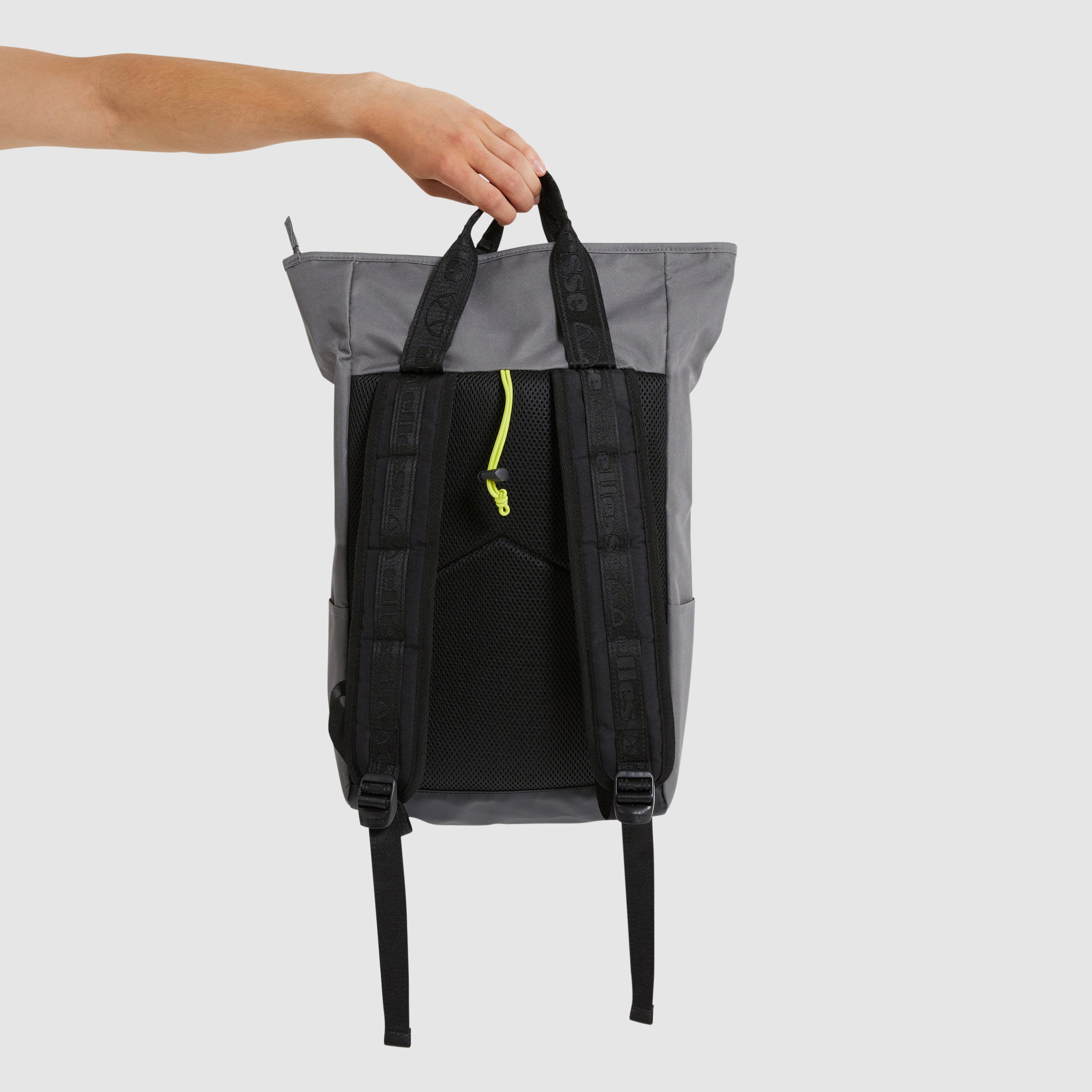 ERA. イーラ BUBBLE CALF ROLLTOP BAG 3L GRAY Trevari Backpack Grey | ellesse UK