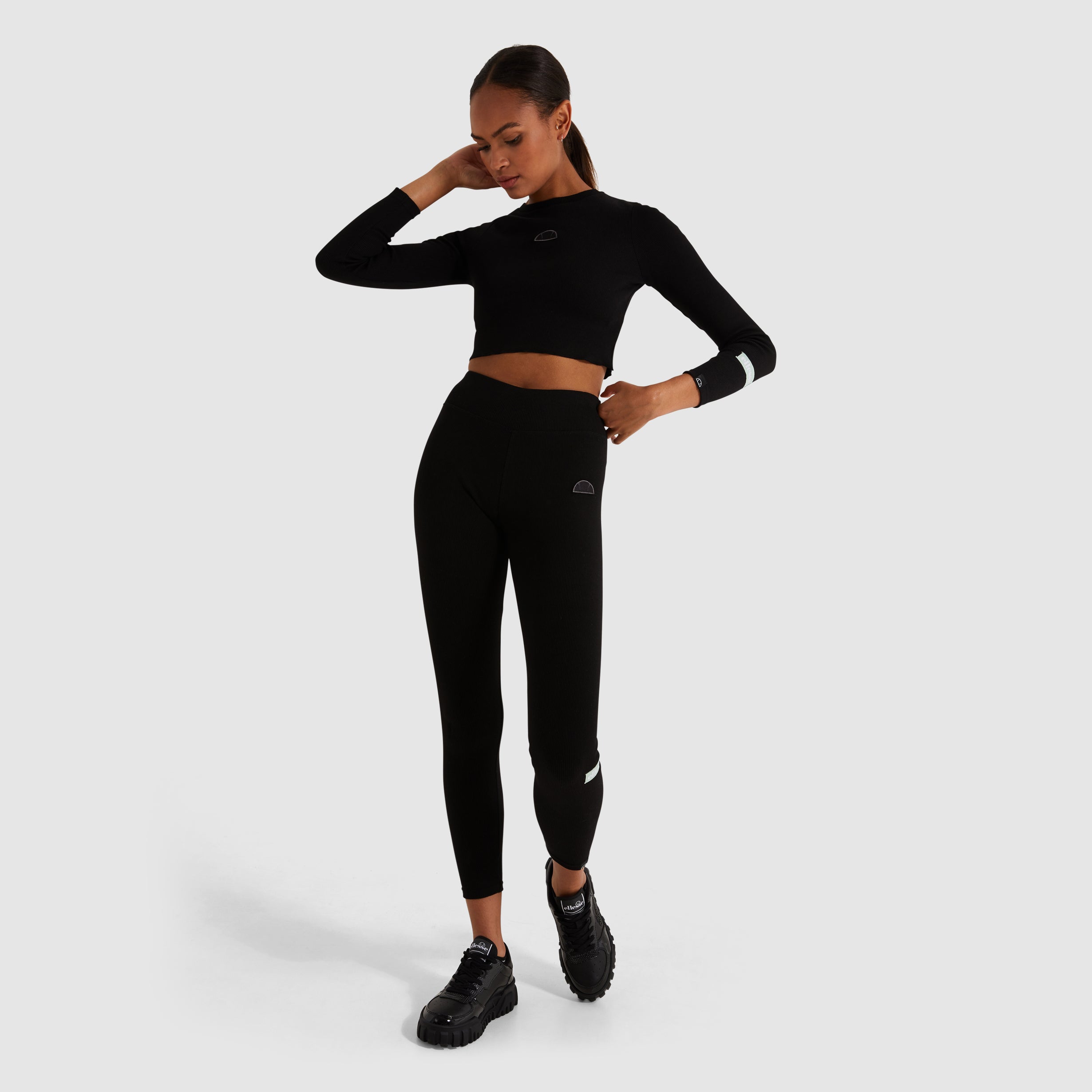 Azzy Legging Black | ellesse UK