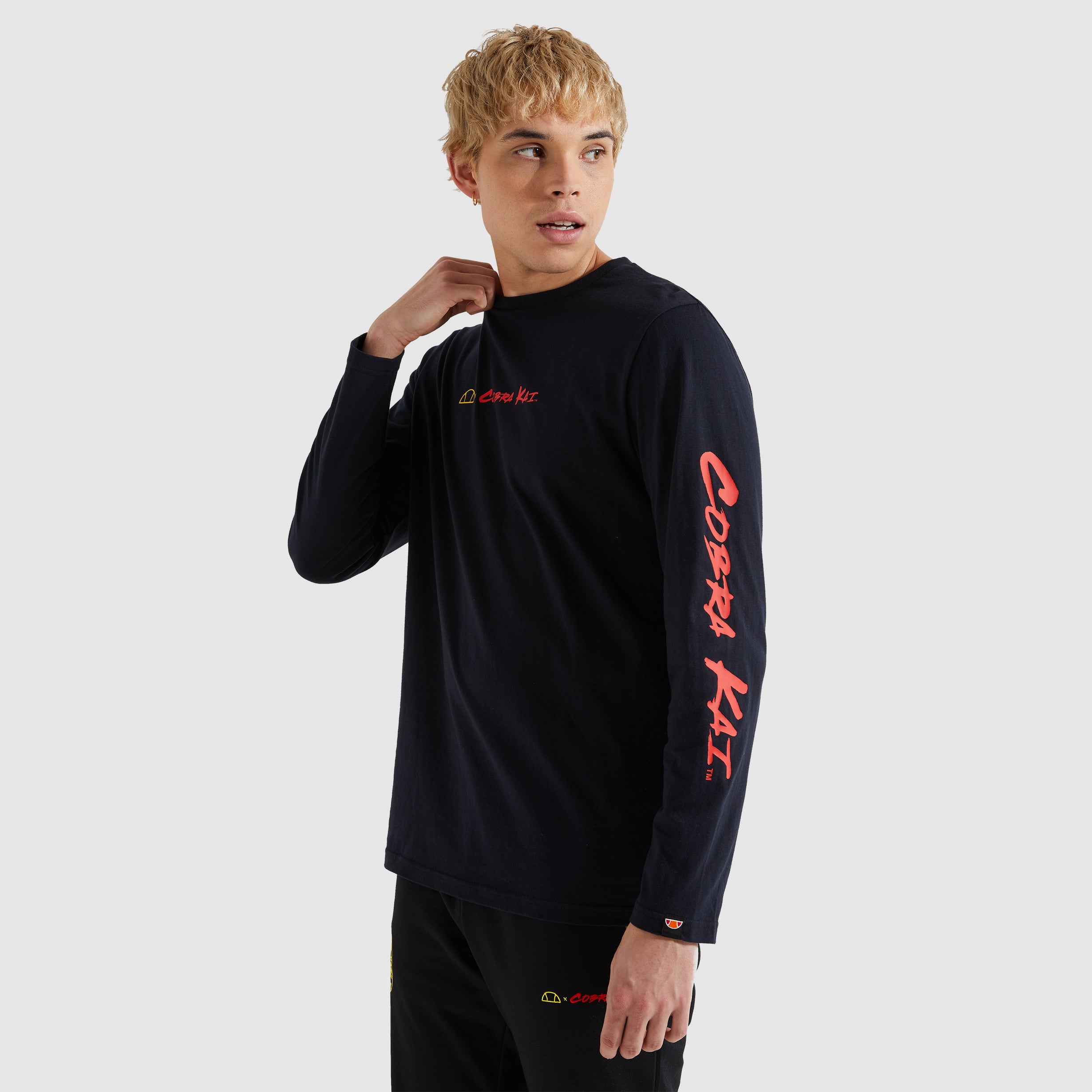 Schiuma Long Sleeve Tee Shirt Black | ellesse UK