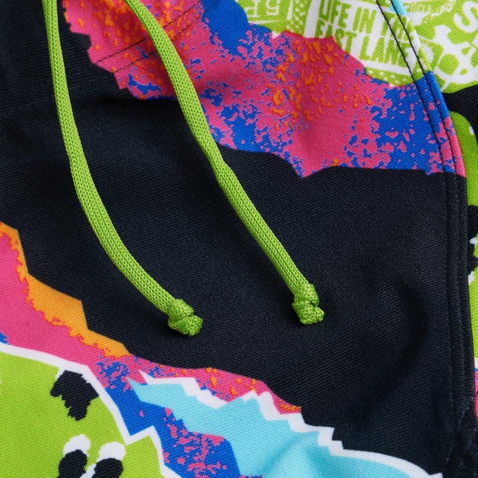 Herren Allover V-Cut 17 cm Badehose Schwarz/Grün