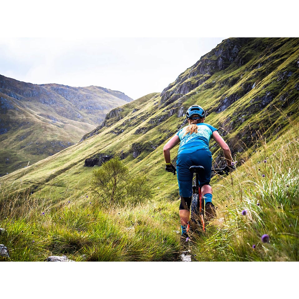 Women's SingleTrack Lite Shorts - Berry