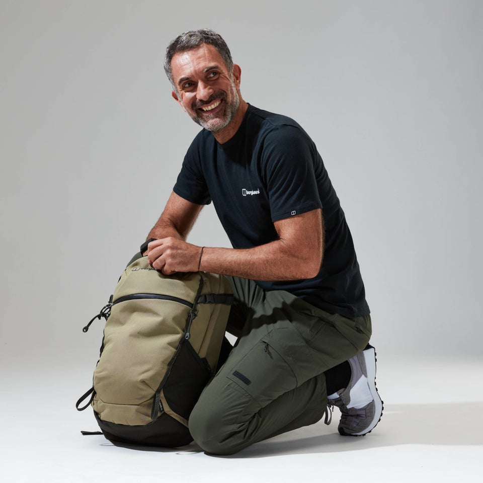 Men's Snowdon Colour Logo Short Sleeve Tee Black