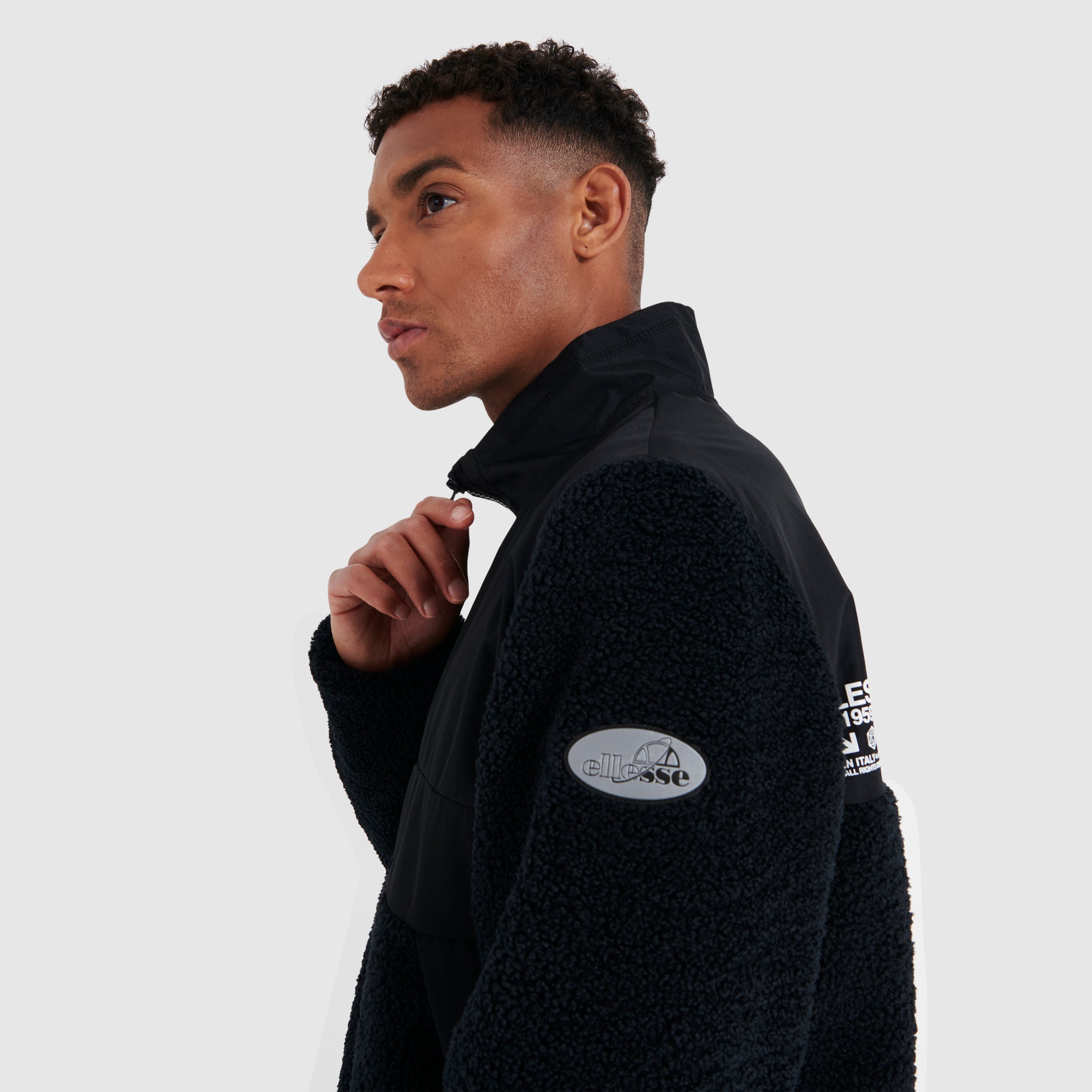 Men's Ultro Jacket Black | ellesse UK