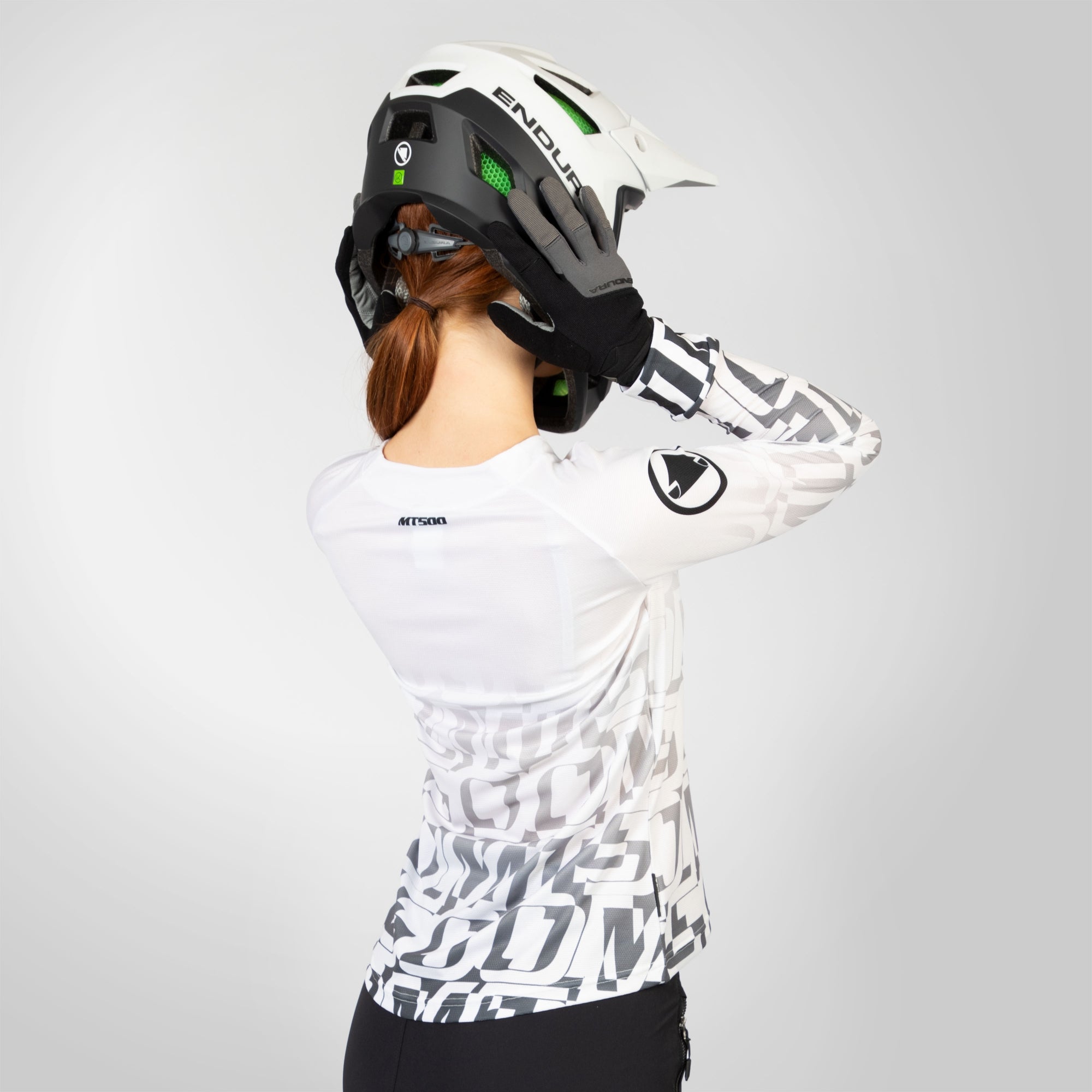MT500 Full Face Mips® Helmet - White | Endura US