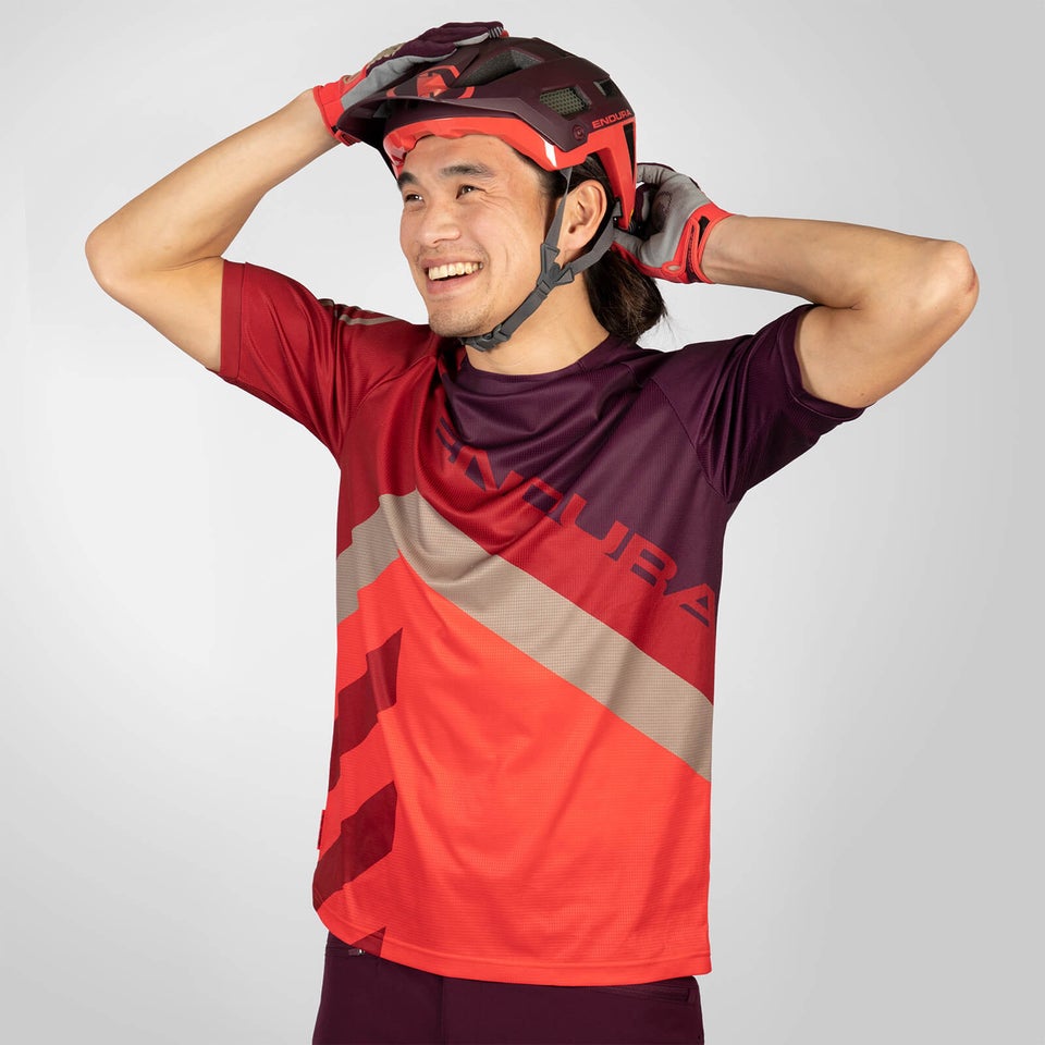SingleTrack Helmet - Pomegranate