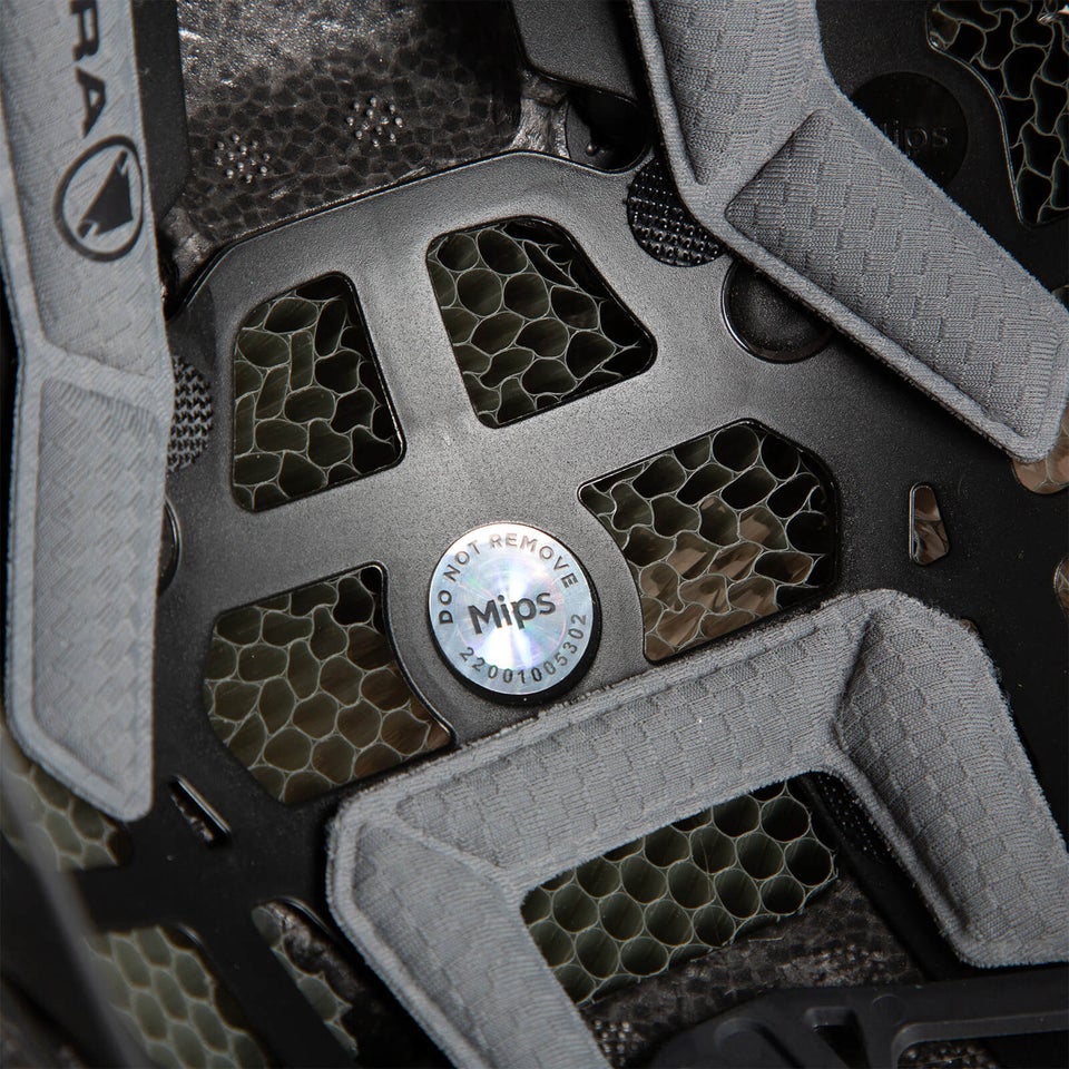 MT500 MIPS® Helm - Blaubeere