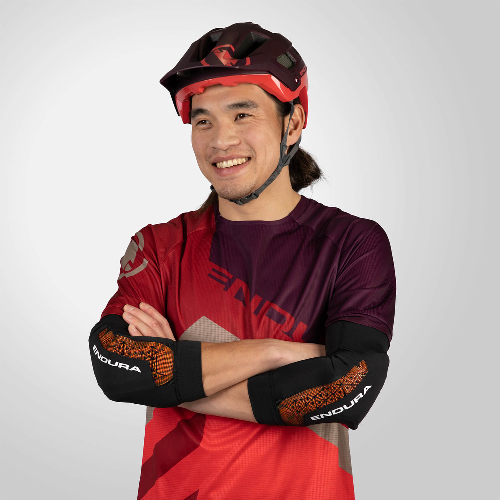 MT500 D3O® Ghost Elbow Pads - Black | Endura US