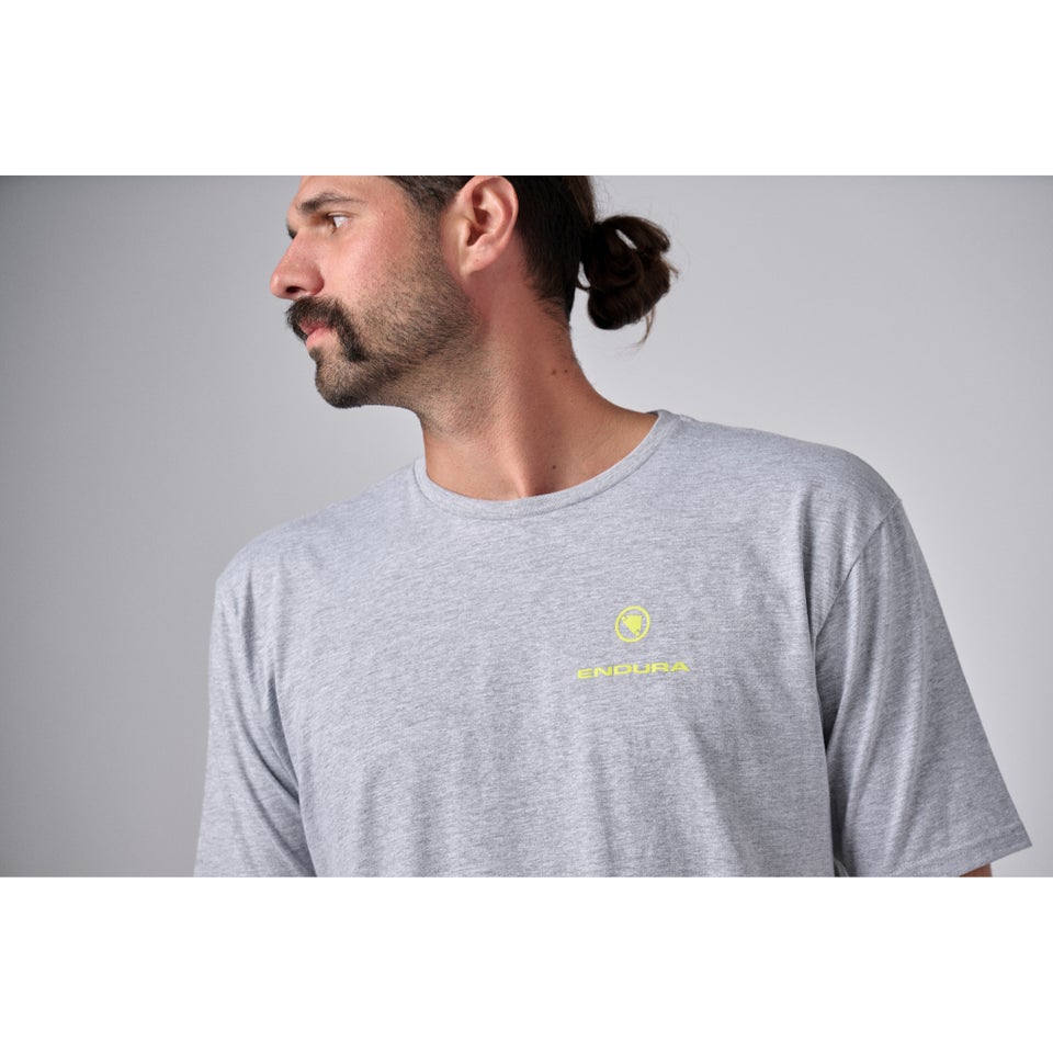 Unisex Vertical Back Logo Shirtail Tee - Gray