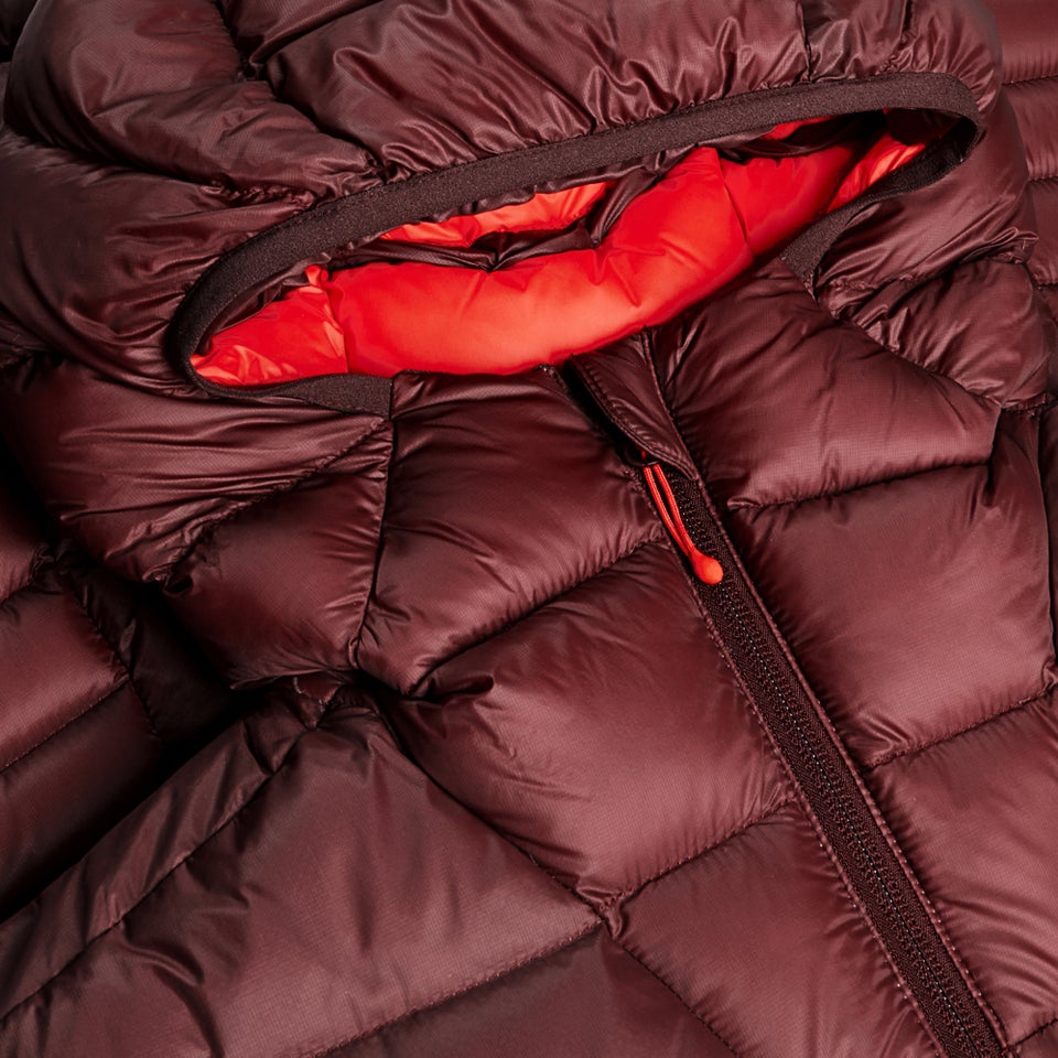 Isolierte Summit-Nomad Daunen-Jacke für Damen - Rot