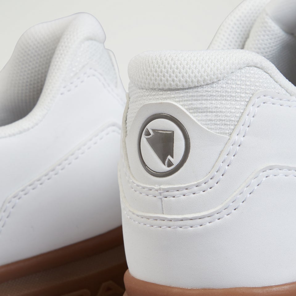 Hummvee Flat Shoes - White