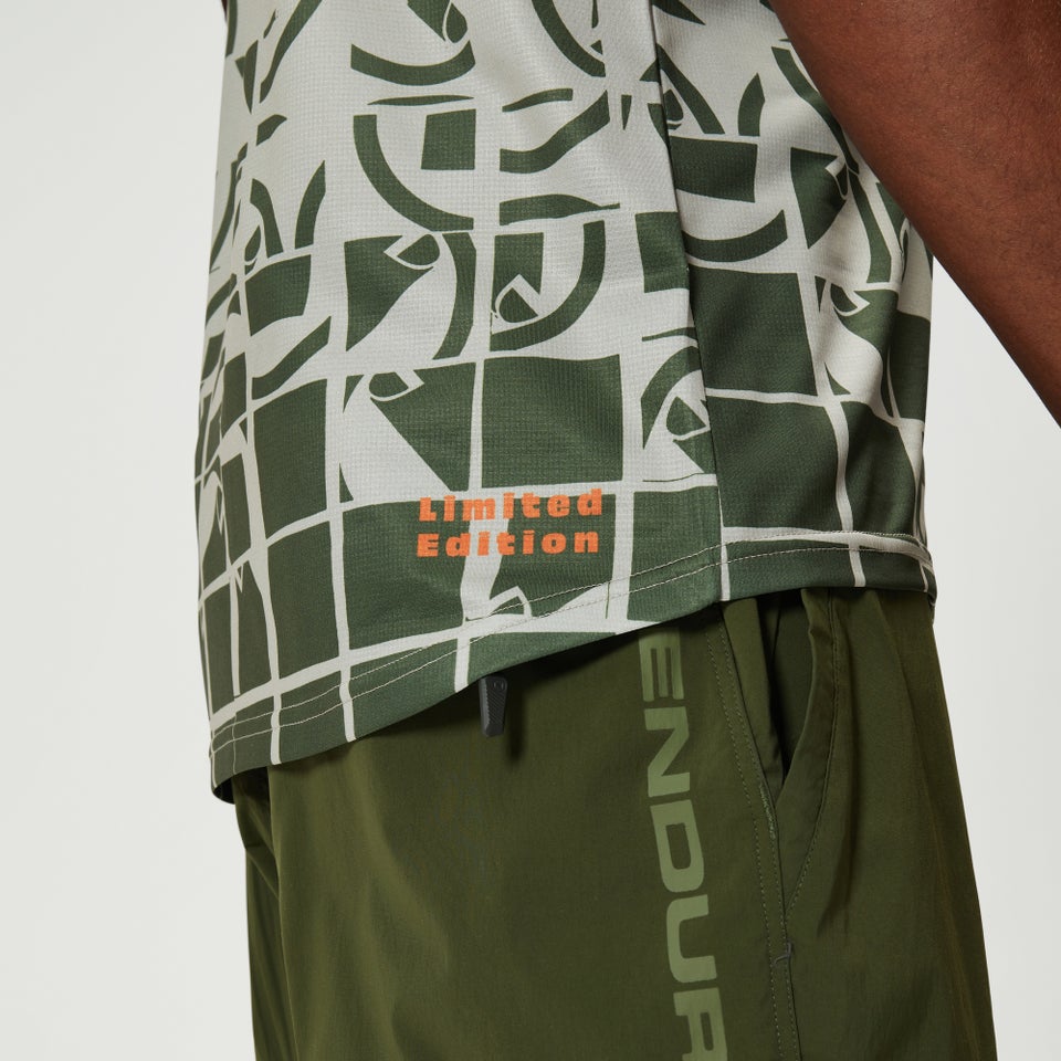 Icon Tee Limited: Pebble - Pebble Gray