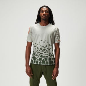 Icon Tee Limited: Pebble - Pebble Gray - M