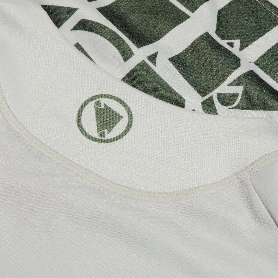 Icon Tee Limited: Pebble - Pebble Gray