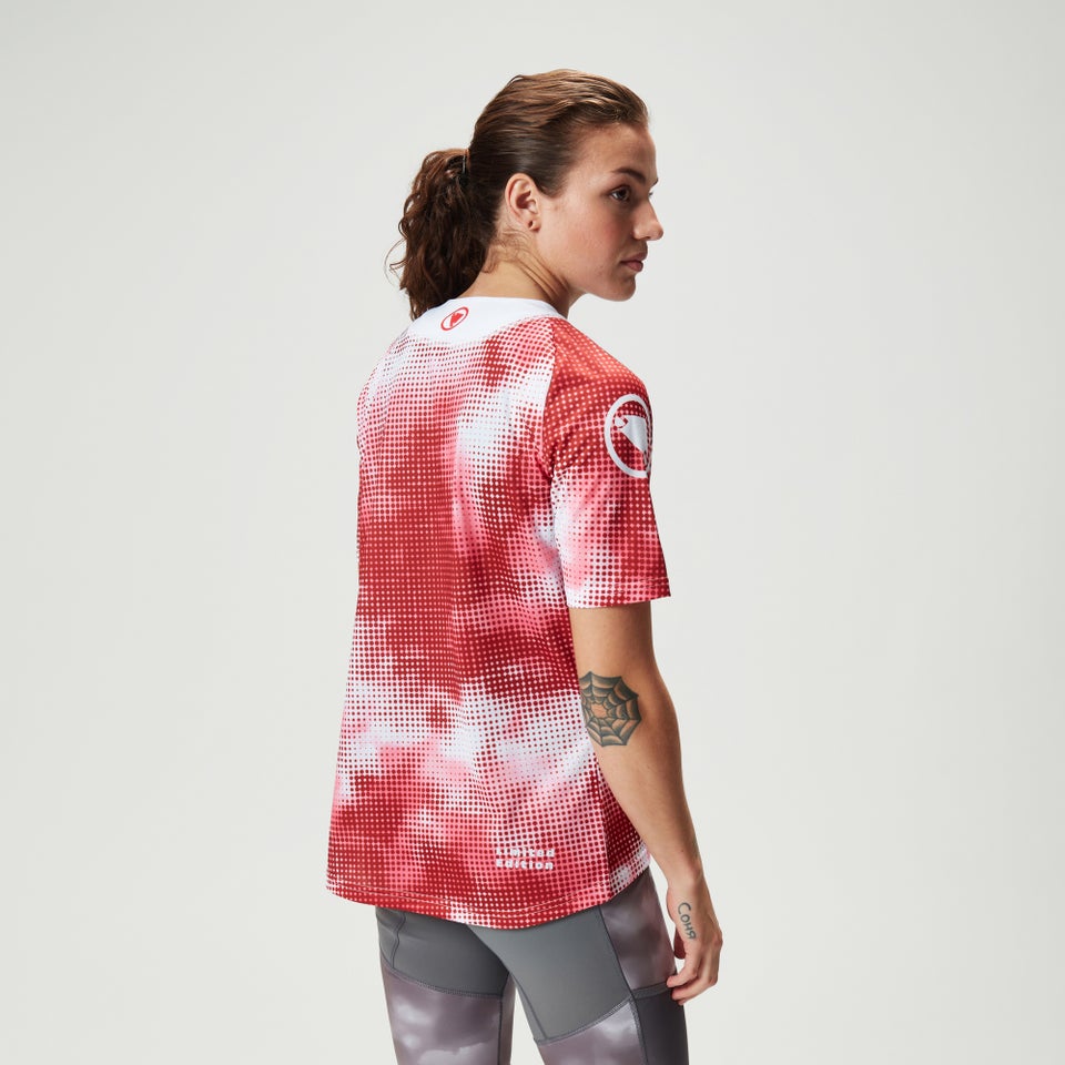 Women's Ltd Pixel Cloud S/S Tee - Pomegranate