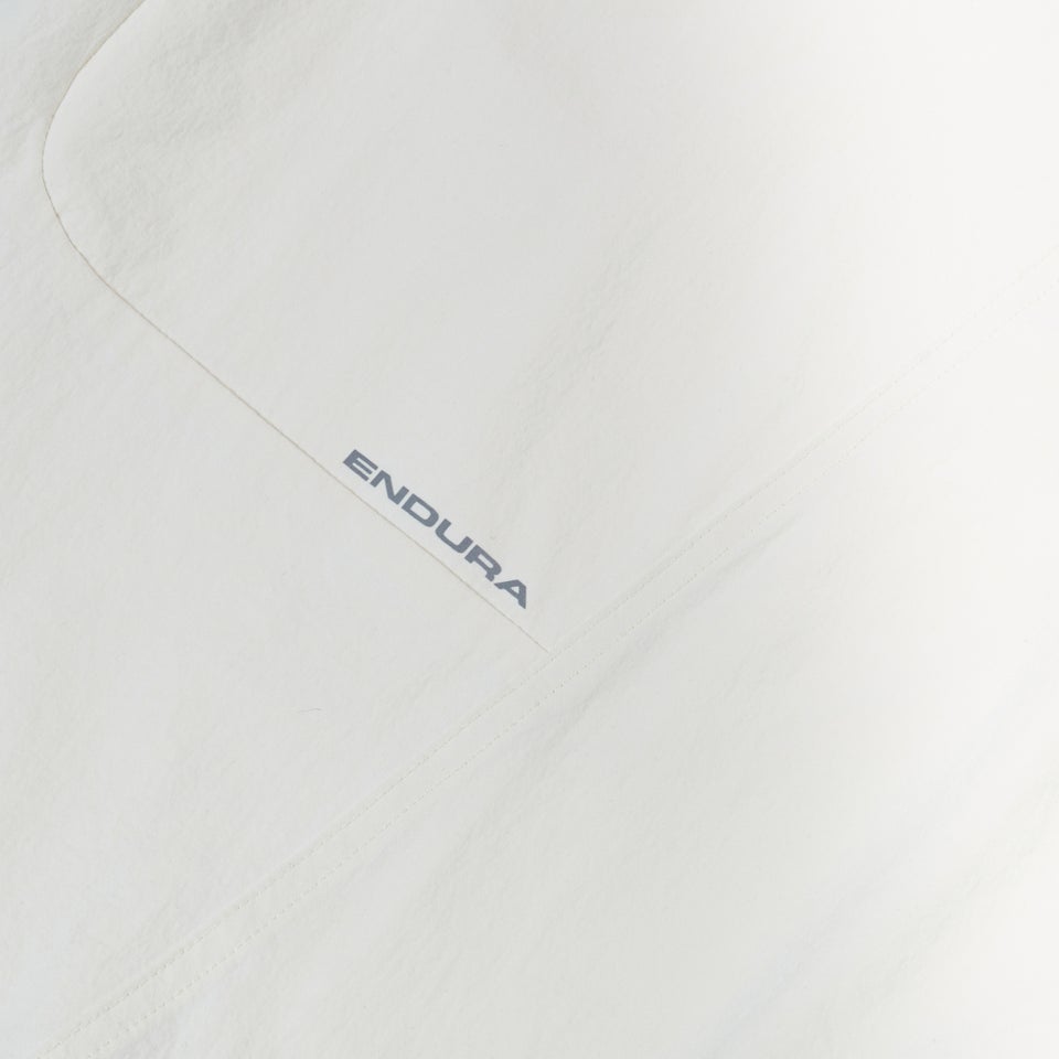 Unisex Corner-Shorts (mit Innenfutter/Sitzpolster) Weiß