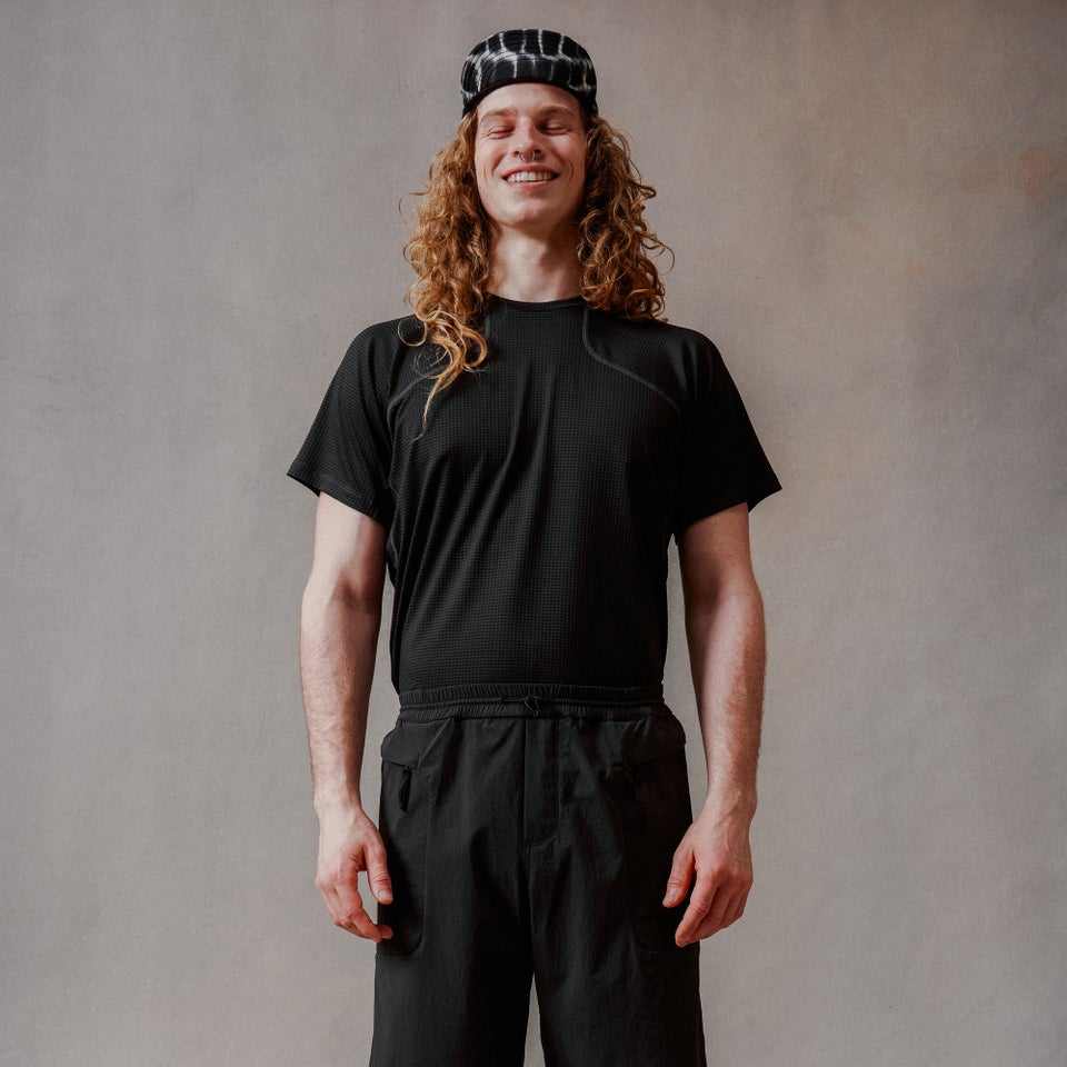 Unisex Kurzarm-Corner-Shirt Schwarz