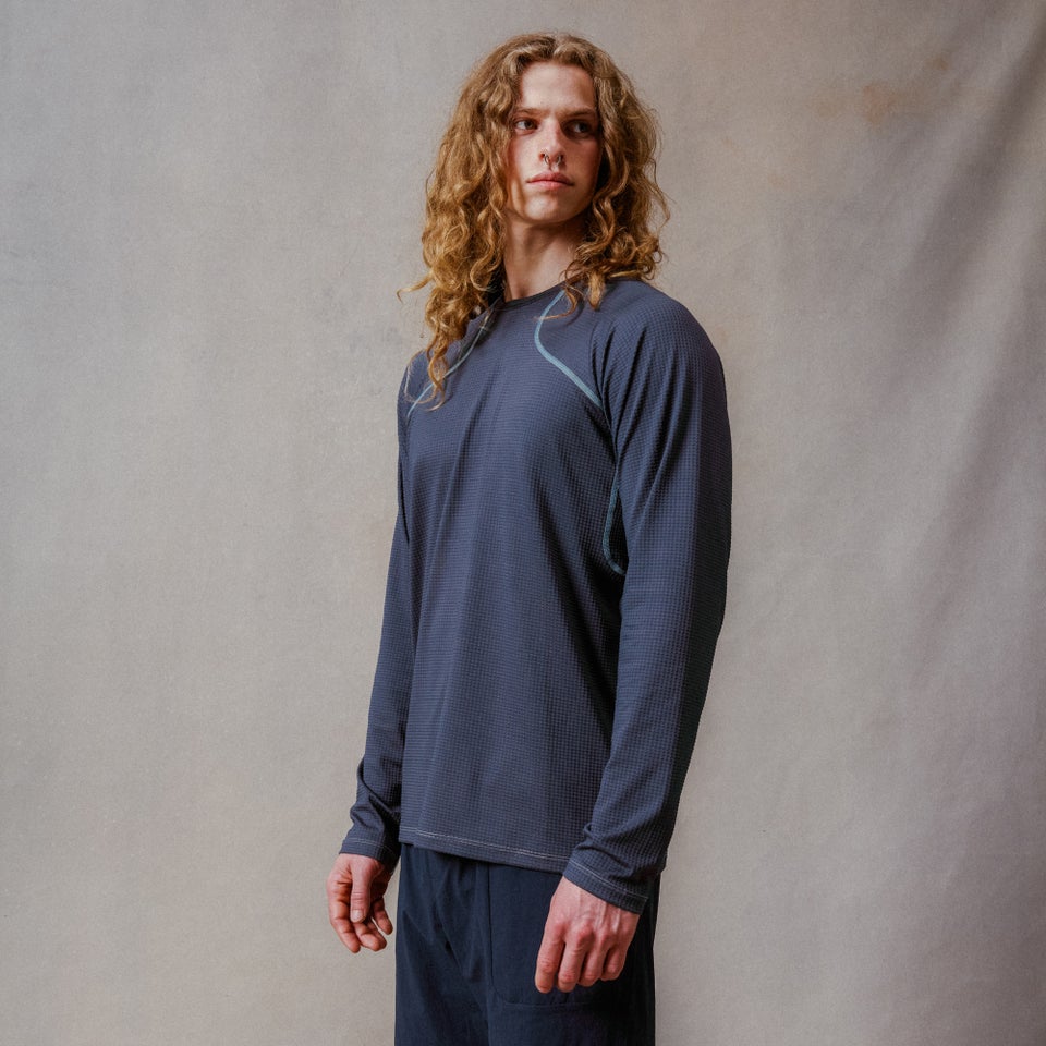 Unisex Corner L/S Tee - Ombre Blue