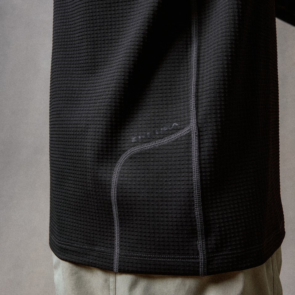 Unisex Corner L/S Tee - Black