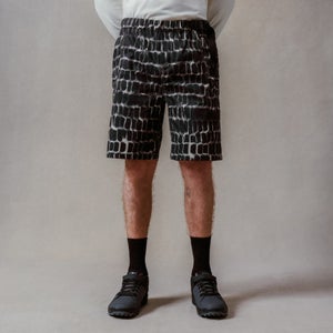 Unisex Corner V Shorts - Black Camo - S
