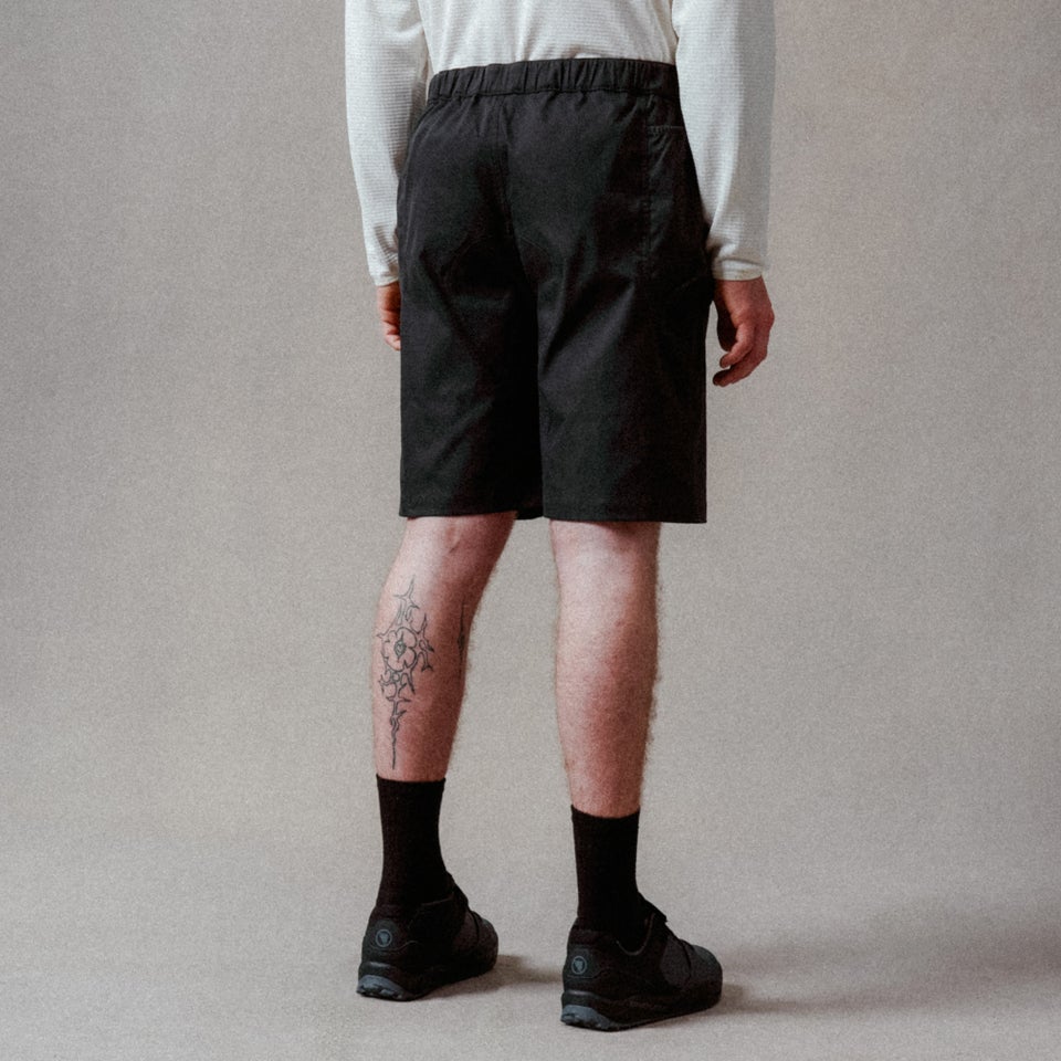 Unisex Corner V Shorts - Black