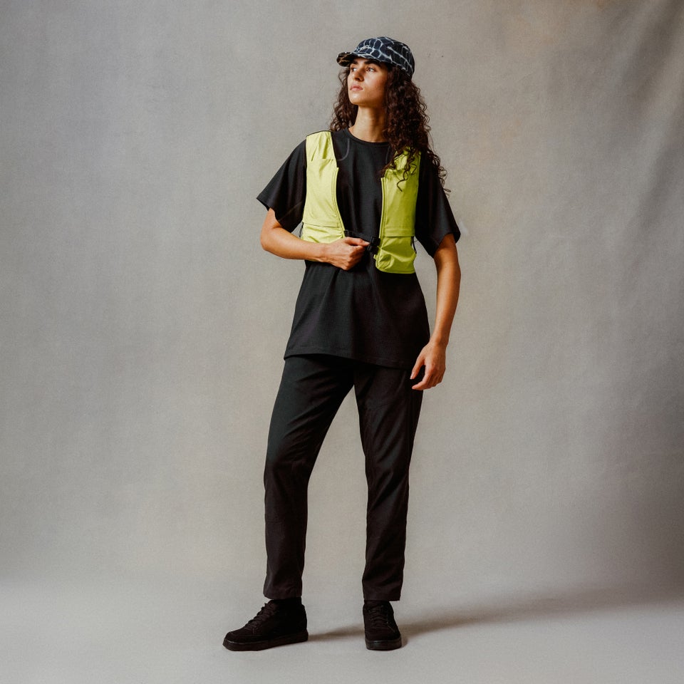 Corner Hydration Vest - Celery