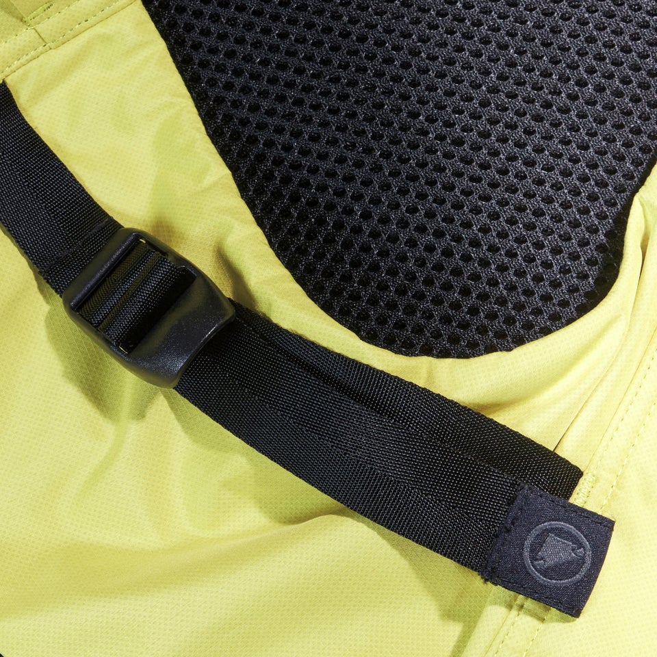 Corner Hydration Vest - Celery