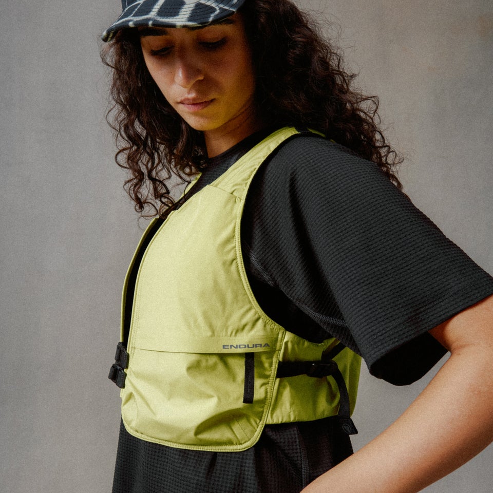 Corner Hydration Vest - Celery