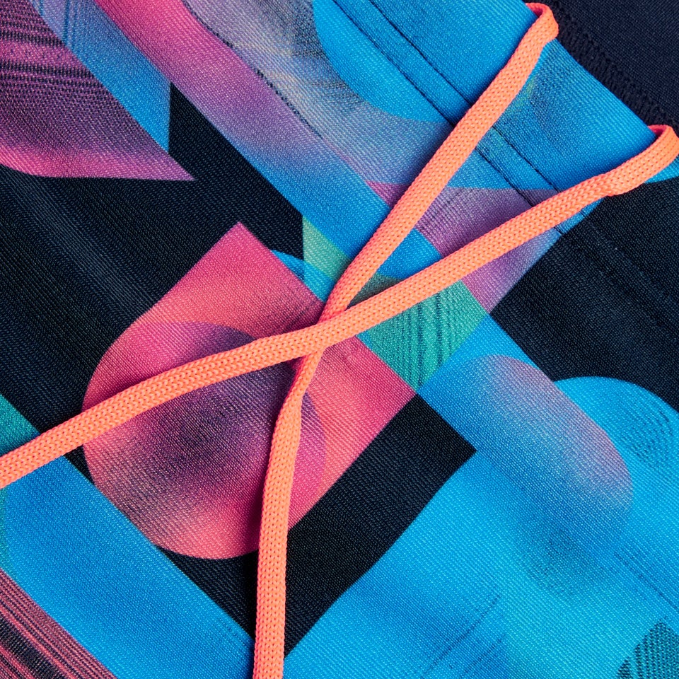 Herren Badeshorts mit digitalem Allover-Print, 7cm Marineblau/Rot