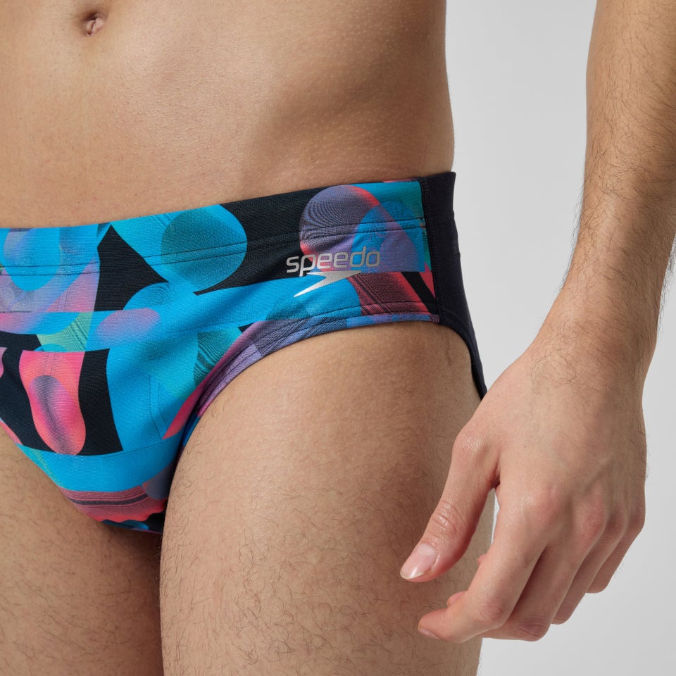 Herren Badeshorts mit digitalem Allover-Print, 7cm Marineblau/Rot