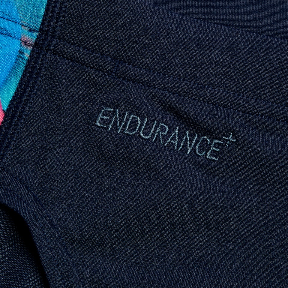 Herren Badeshorts mit digitalem Allover-Print, 7cm Marineblau/Rot