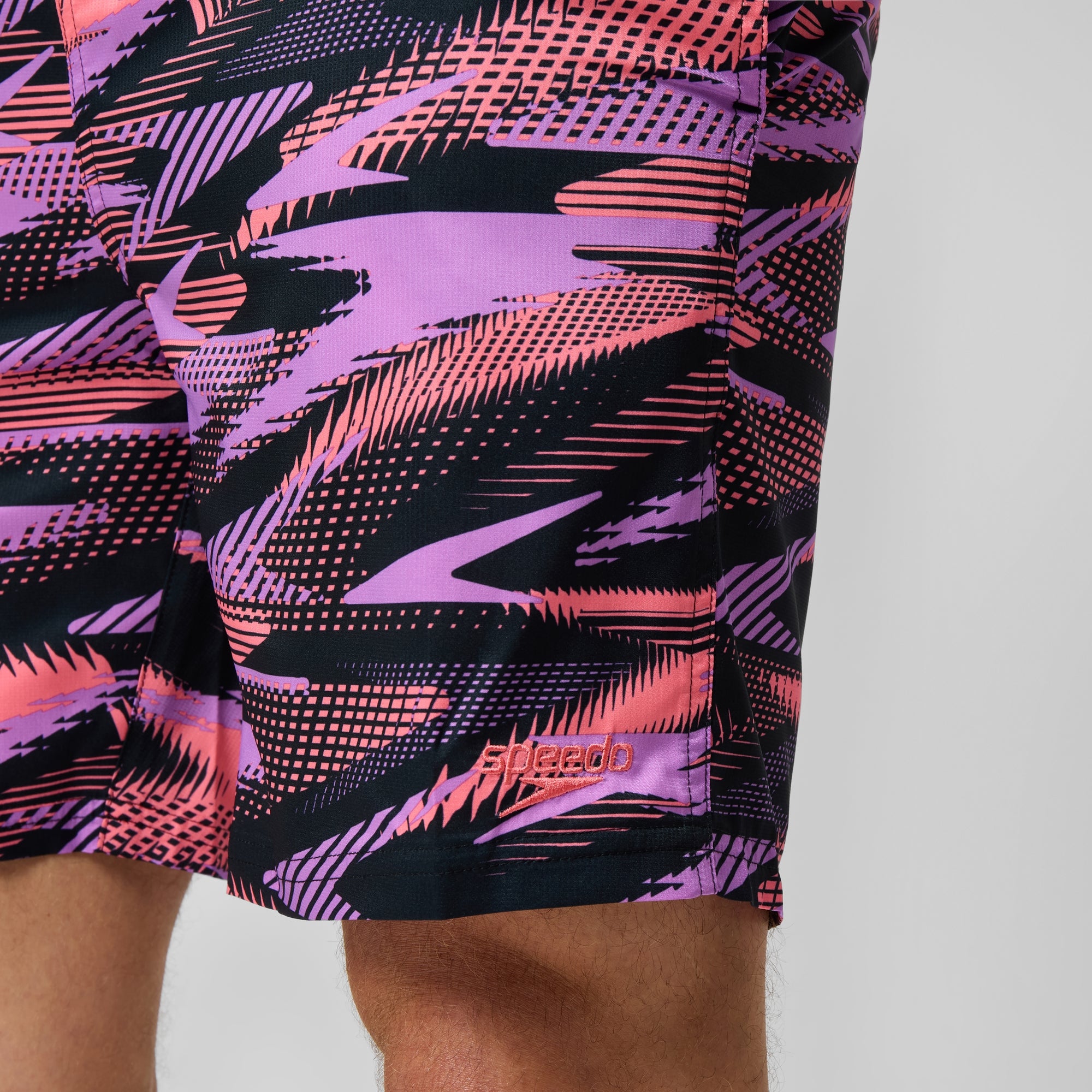 Men's Xpress Lite 18'' Allover Swim Shorts Black/Pink | Speedo UK