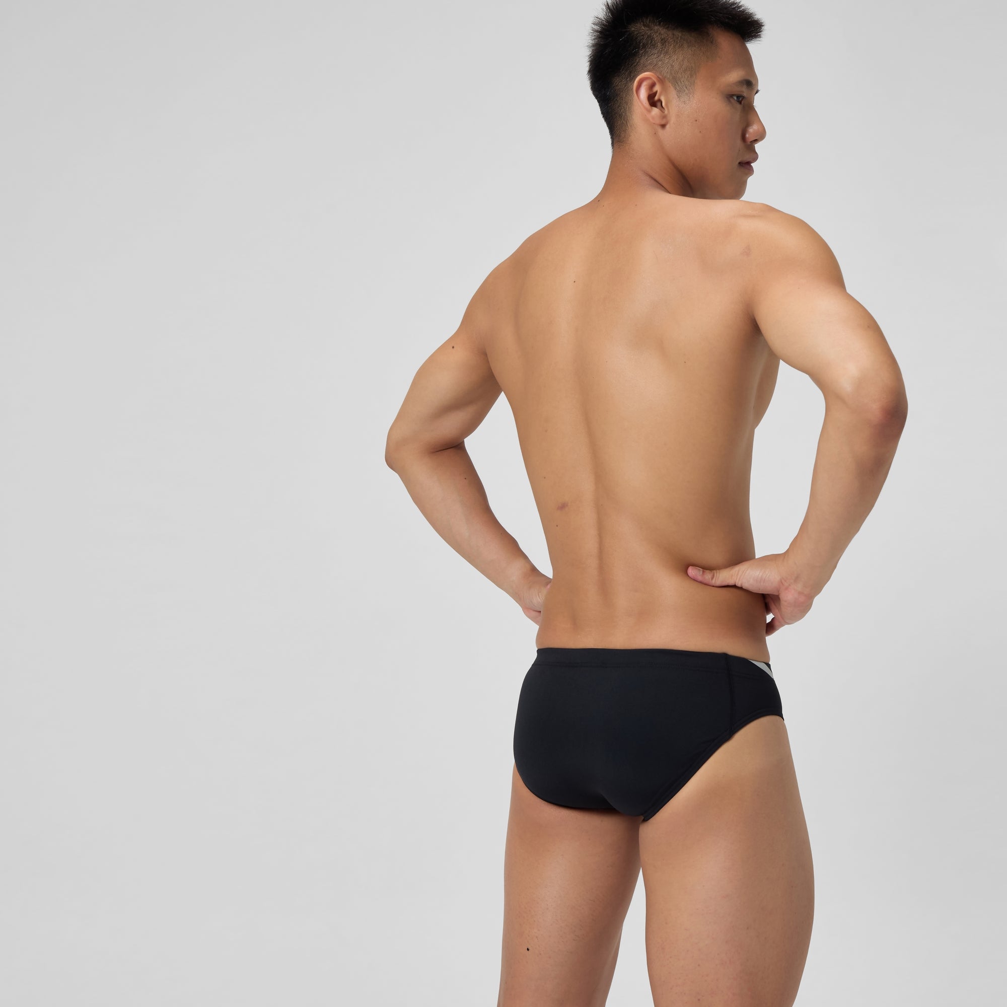 S*様 speedo スポーツ用水着 グレー ブラック Men's Vanquisher Brief Black/Gray | Speedo USA
