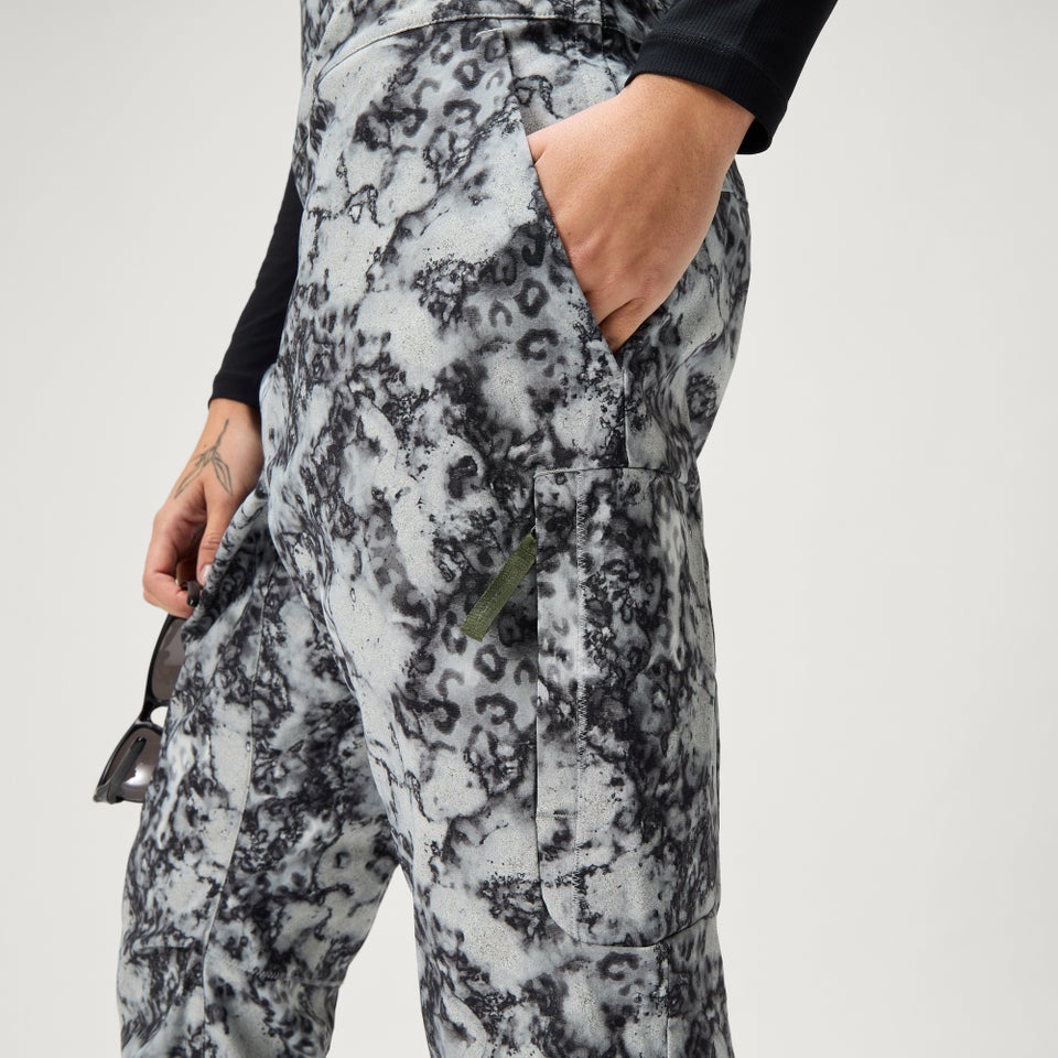 Women's SulTrac Cargo Bib - Dispersed Floral