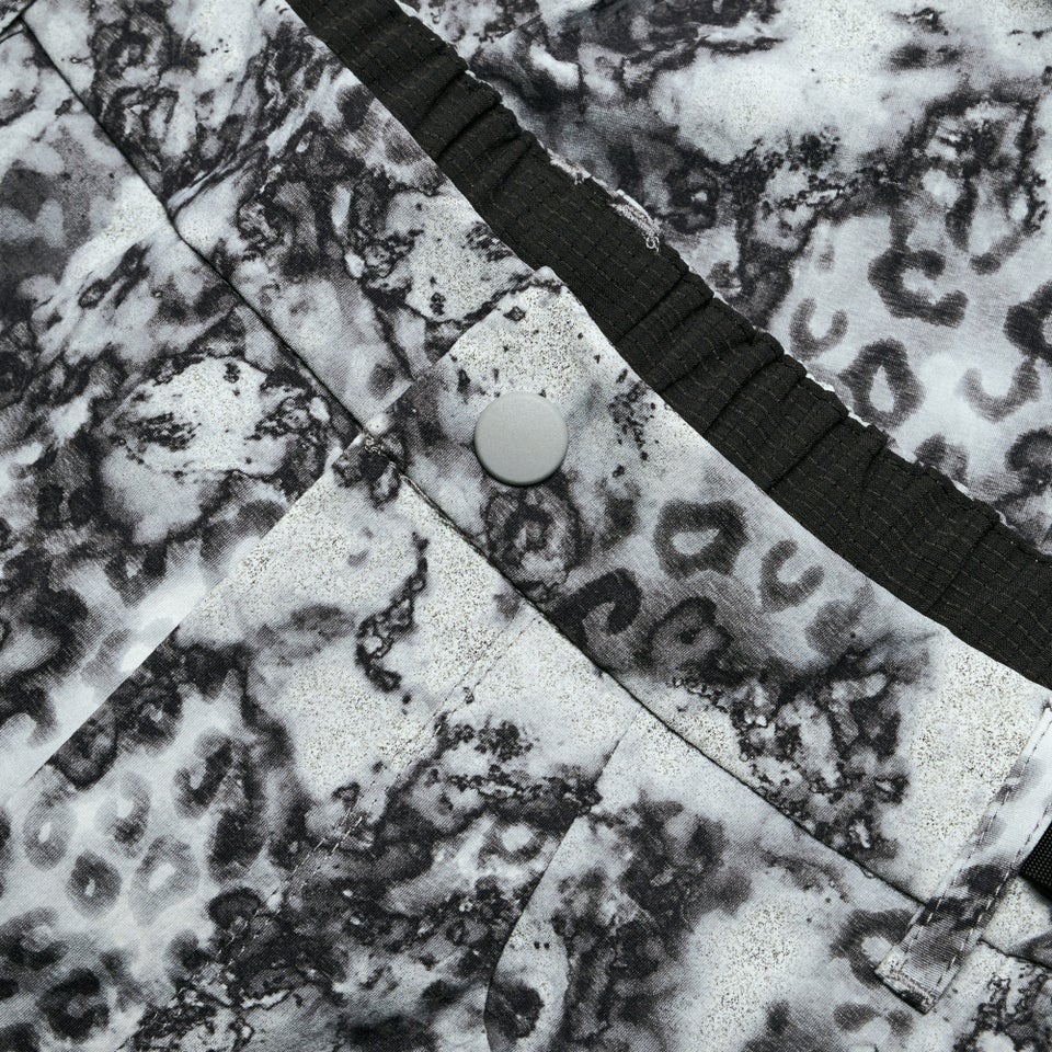 Women's SulTrac Adv 8" Shorts  - Dispersed Floral