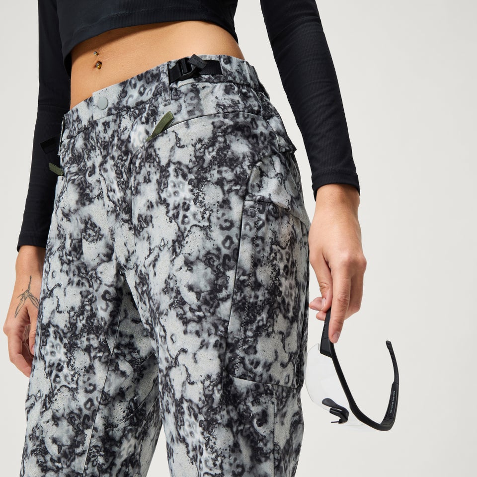 Women's SulTrac Adventure Pants - Dispersed Floral