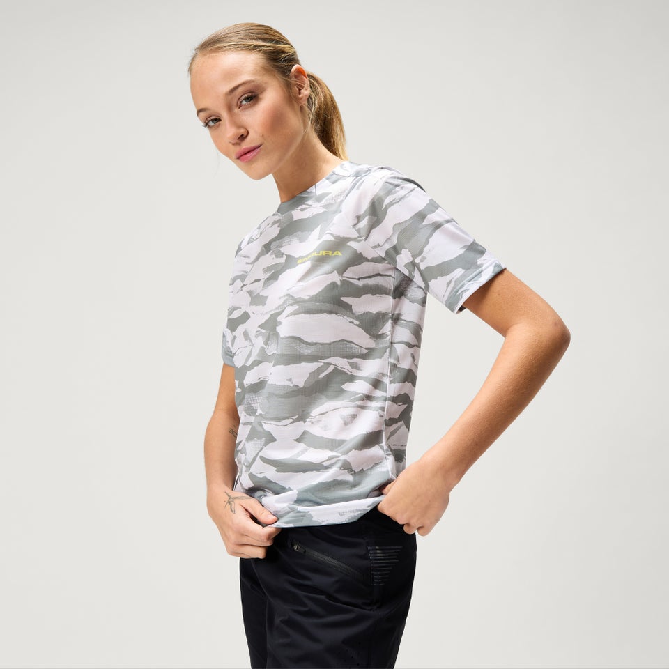 Women's Ltd Mountain Camo S/S Tee - Haar Gray