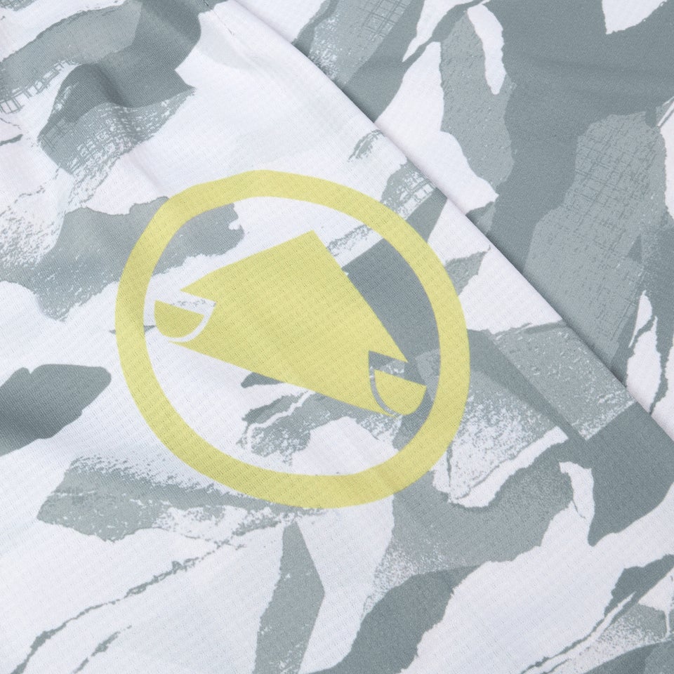 Women's Ltd Mountain Camo S/S Tee - Haar Gray