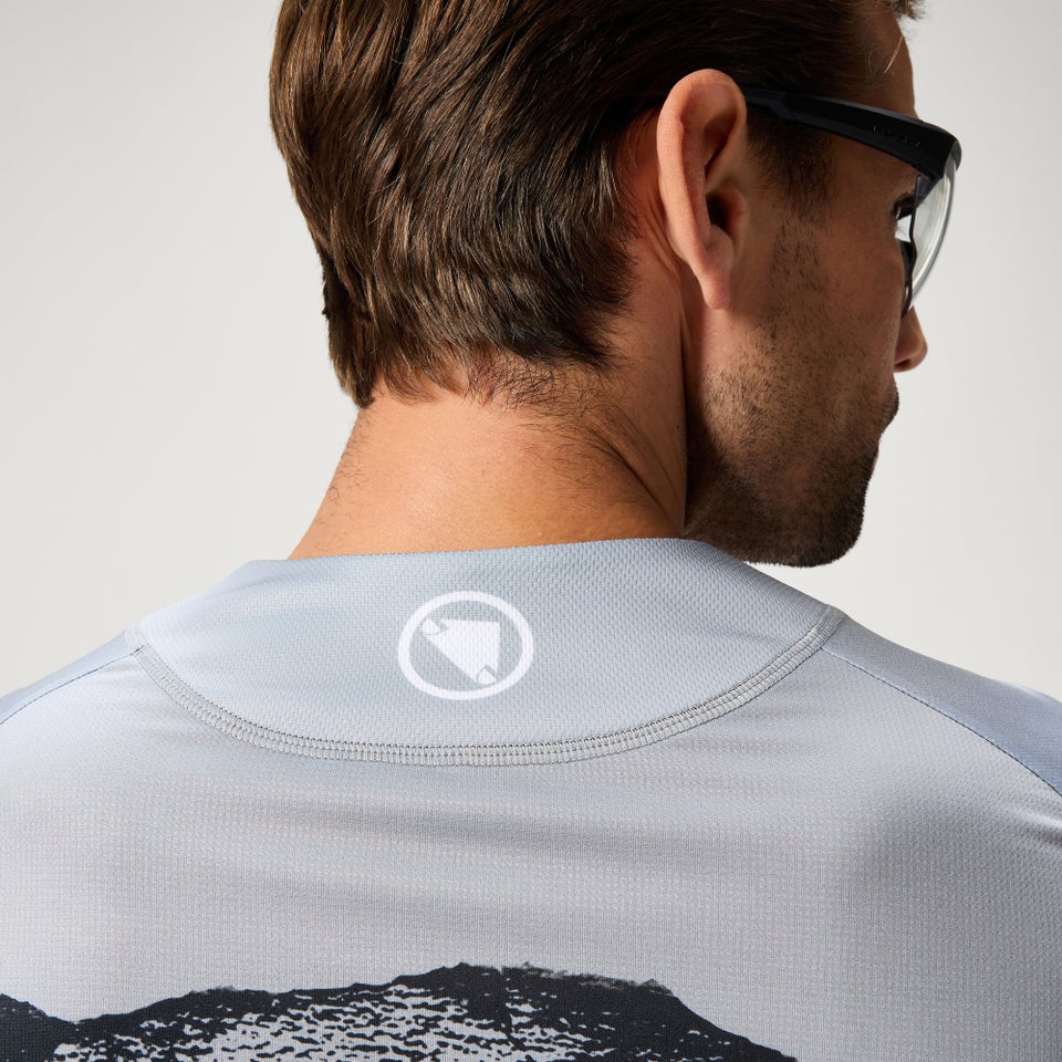 Men's Ltd Mountain Camo L/S Tee - Black