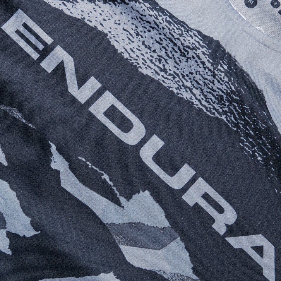 Men's Ltd Mountain Camo L/S Tee - Black